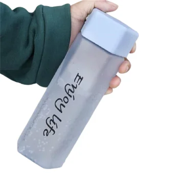 Ergen Basit Su Şişesi 550 ml Anti-sonbahar Çevre Dostu Drinkware Yaratıcı Hediye Erkek Kadın Fincan Lüks Marka Tasarım Fincan J331