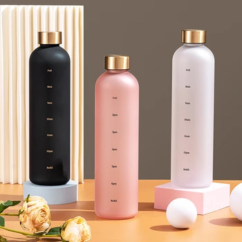 Mat Su Şişesi 1000ML Plastik Su kapaklı bardak Buzlu içme suyu şişesi Kızlar için Zaman İşaretleyici ile Çay Drinkware Mutfak