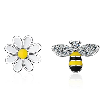 Sevimli Bal Arısı Çiçek Papatya düğme küpe Asimetrik Kübik Zirkonya Emaye Kore Piercing Takı Kadınlar için